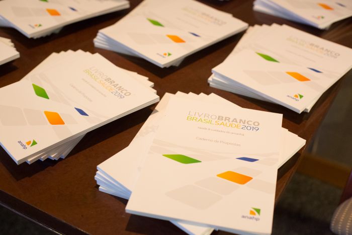 Livro Branco traz propostas para sustentabilidade do sistema de saúde brasileiro
