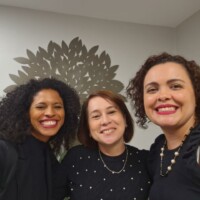 Erika Santos, coordenadora de Relacionamento e Estratégia da Anahp com Simone Baptista, secretária-executiva do Hospital Pró-Cardíaco e Erika Souza, coordenadora de Relacionamento Associativo da Anahp Colab no Hospital Pró-Cardíaco