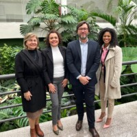 Coordenadores de Relacionamento Associativo e Relacionamento e Estratégia da Anahp com equipe dos hospitais Vita Batel e Vita Curitiba